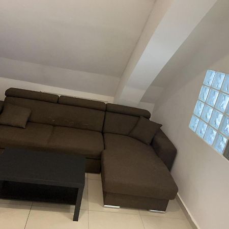 Apartament Chez Ana Otopeni Zewnętrze zdjęcie